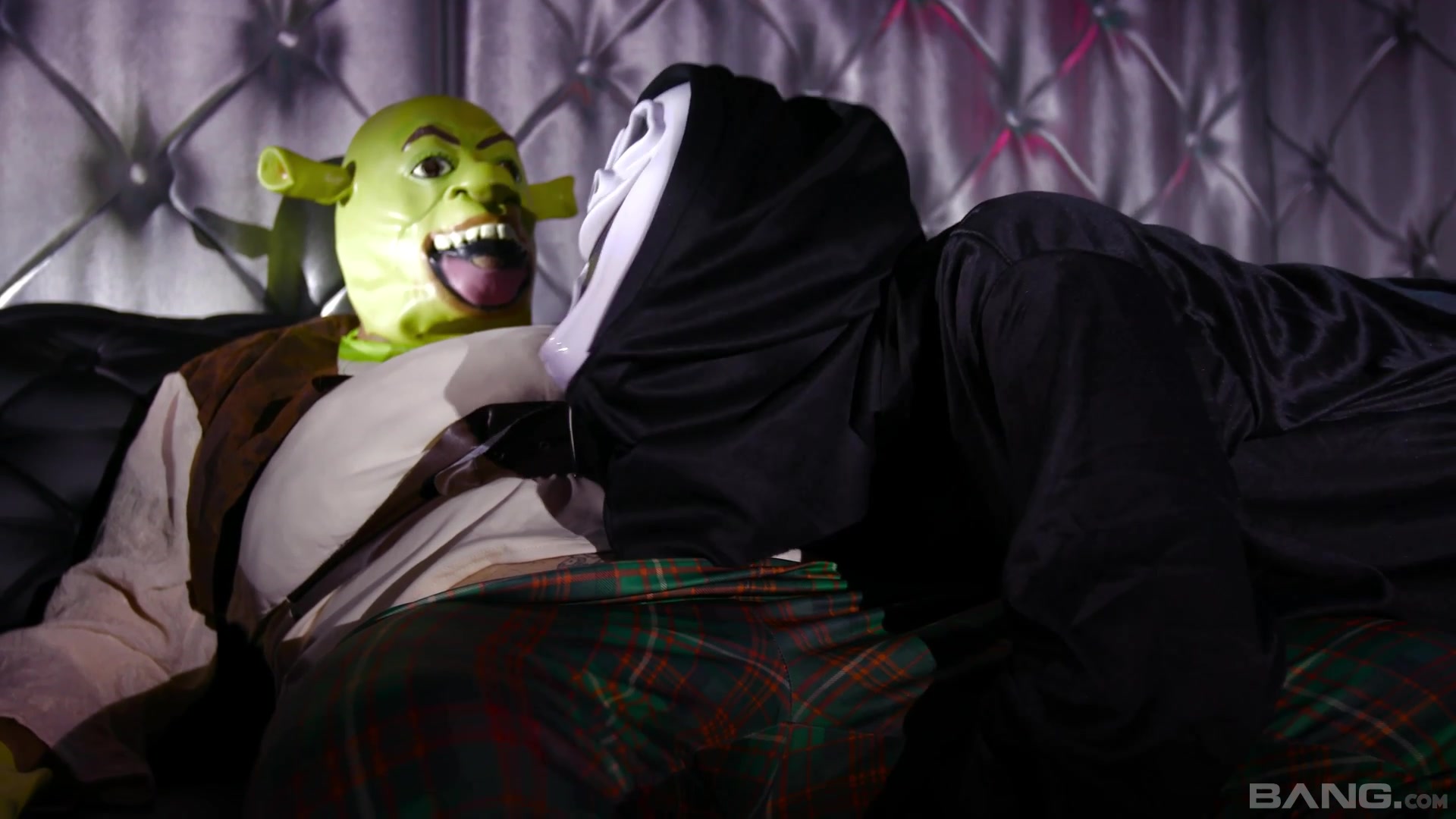 Kinky fetish in dirty Shrek role play - XBabe video